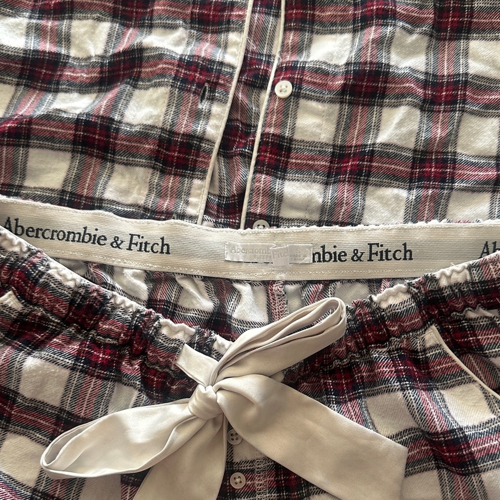 Abercrombie & Fitch Red and White Plaid Pajama Set - Flannel shorts set - Picture 6 of 8
